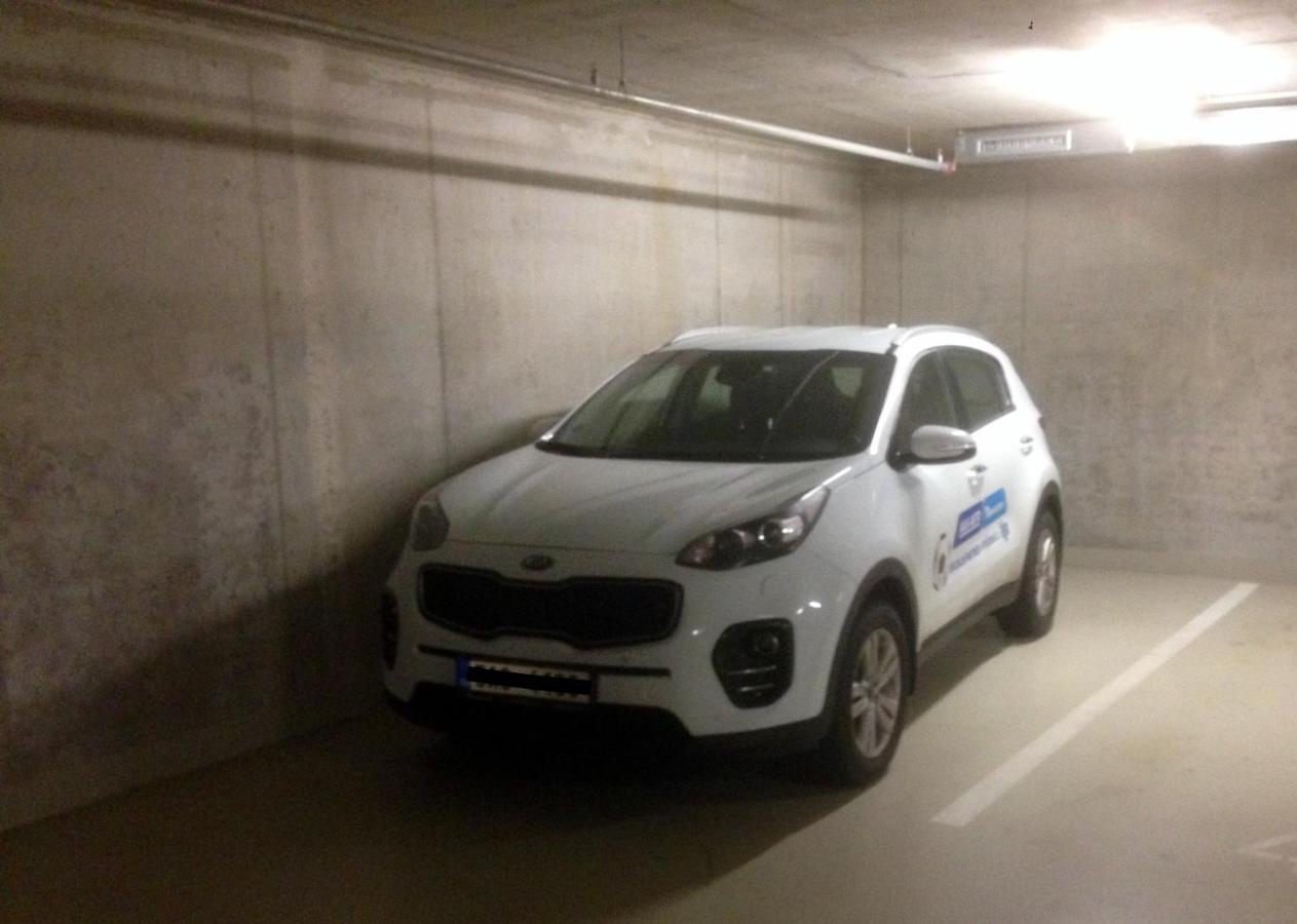 프라하 Onsite Free Garage Parking, 10Min Centre By Bus 아파트 외부 사진